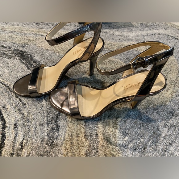 NINE WEST Angus Chrome Metallic Gunmetal Minimalist Ankle Strap Sandal - Picture 5 of 8
